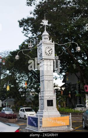 La tour de l'Horloge de Victoria au centre-ville de Victoria, Mahe, Seychelles, océan Indien. Banque D'Images