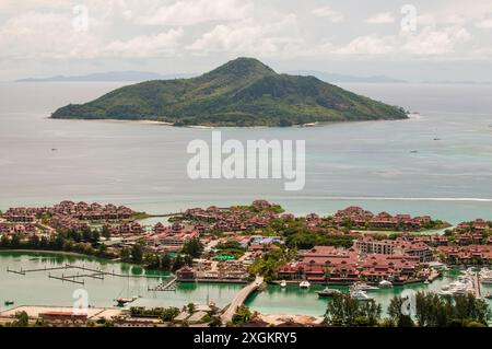 Eden Island Hotel and Marina, Victoria, Mahe, Seychelles, océan Indien. Banque D'Images