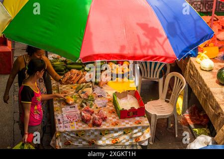 Légumes et fruits au Sir Selwyn Selwyn - Clarke Market, Victoria, Mahé, République des Seychelles, Océan Indien. Banque D'Images