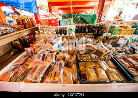 Épices au Sir Selwyn Selwyn - Clarke Market, Victoria, Mahé, République des Seychelles, Océan Indien. Banque D'Images