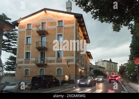 Strada Statale 45 ou SS45bis route par Lago di Garda à Toscolano-Maderno, Province de Brescia, Lombardie, Italie © Wojciech Strozyk / Alamy Stock photo Banque D'Images