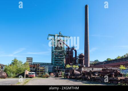 Hattingen, Allemagne - 24 septembre 2023 : Henrichshuttle, une aciérie désaffectée avec haut fourneau. Aujourd'hui un musée industriel du patrimoine de fer et Banque D'Images