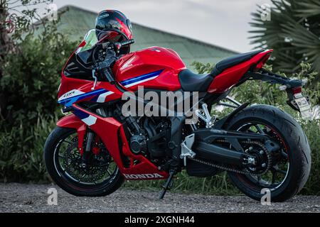 Modèle japonais Honda modèle CBR 650 R. Grosse moto sport Honda garée sur une route. Moteurs de sport. Emblème Honda Super Sport Motorcycle-Thail Banque D'Images