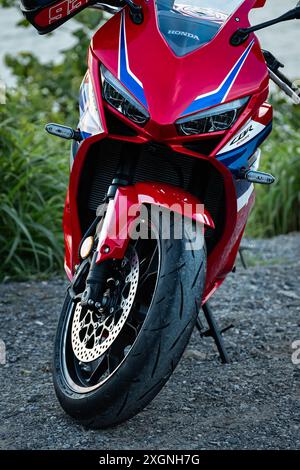 Modèle japonais Honda modèle CBR 650 R. Grosse moto sport Honda garée sur une route. Moteurs de sport. Emblème Honda Super Sport Motorcycle-Thail Banque D'Images
