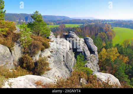 Gamrig Blick in die Saechsische Schweiz, montagne Gamrig vue sur la Suisse saxonne en automne Banque D'Images