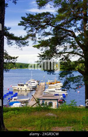 Port dans le village de Vaxholm n Stockholm archipel Banque D'Images