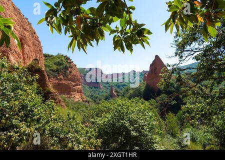 Vue de Las Medulas, ancienne mine d'or romaine à El Bierzo, Léon, Espagne Banque D'Images