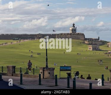 vue de la forme el morro dans le vieux san juan porto rico (site historique national côtier) château castillo fortification espagnole à côté de la perla res Banque D'Images