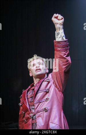 Patrick O'Kane (Macbeth) dans MACBETH par Shakespeare à la Royal Shakespeare Company (RSC), Swan Theatre, Stratford-upon-Avon, Angleterre 17/04/2007 décor : Tom Piper costumes : Joan O'Clery éclairage : Ben Ormerod réalisateur : Conall Morrison Banque D'Images