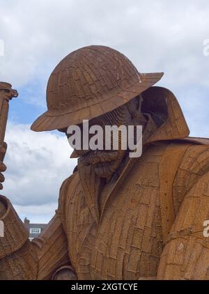 Détail du visage de Tommy, statue d'un soldat de la première Guerre mondiale. Créé par l'artiste Ray Lonsdale, Terrace Green, Seaham, Comté de Durham, Angleterre Banque D'Images