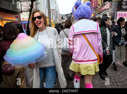 Japon, île de Honshu, Kanto, Tokyo, dans les rues de Harajuku dsitrict. Banque D'Images