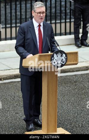 Keir Starmer du parti travailliste prononce un discours à Downing Street après avoir remporté les élections générales de 2024 et être devenu premier ministre Banque D'Images