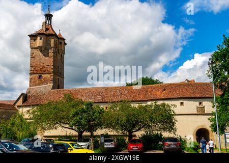 Tour Klingentor, porte de lame à Rothenburg ob der Tauber, Bavière, Allemagne. Il est célèbre pour sa vieille ville médiévale bien conservée. Banque D'Images