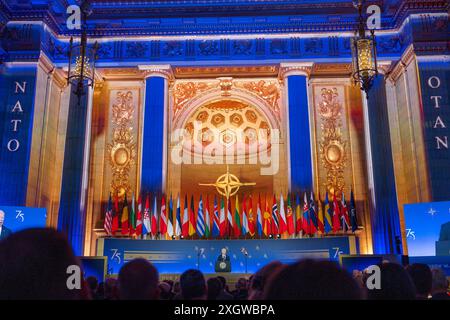 Washington, États-Unis. 09 juillet 2024. U. S le président Joe Biden prononce une allocution lors de la cérémonie d'ouverture du Sommet de l'OTAN du 75e anniversaire à l'Auditorium Andrew W. Mellon, le 9 juillet 2024 à Washington, DC crédit : Erin Scott/White House photo/Alamy Live News Banque D'Images