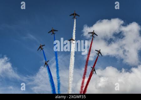 Paris, France. 10 juillet 2024. Les avions de guerre participent à la répétition finale du flypast du 14 juillet à Paris le 10 juillet 2024. Photo de Firas Abdullah/ABACAPRESS. COM Credit : Abaca Press/Alamy Live News Banque D'Images