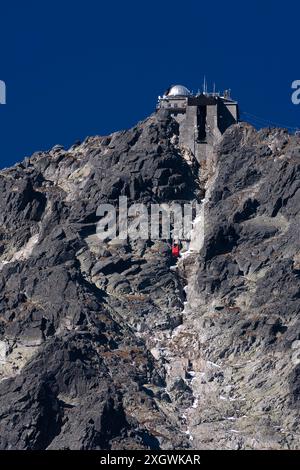 2023-10-18, maison au sommet de la montagne lomnicky stit, Tatranska Lomnica Slovaquie Banque D'Images
