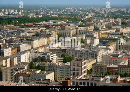 2023-06-06 ; vue d'en haut rue centrale de Varsovie Pologne Banque D'Images