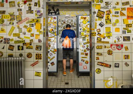 Dortmund, Allemagne. 10 juillet 2024. Fan néerlandais sur BVB toilette Netherlands - England Niederlande - England 10.07.2024 crédit : Moritz Muller/Alamy Live News Banque D'Images