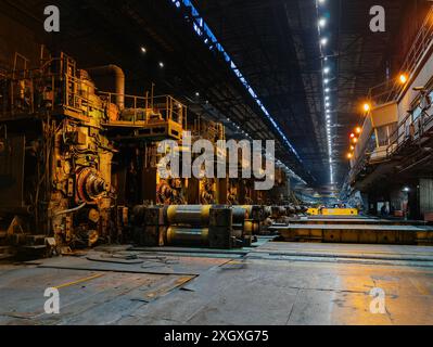 Usine de métal laminé. Laminoir continu à chaud Banque D'Images