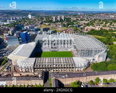 Magnifique Summers Morning image aérienne du stade St James's Park, stade du Newcastle United Football Club. 8 juillet 2024. Banque D'Images