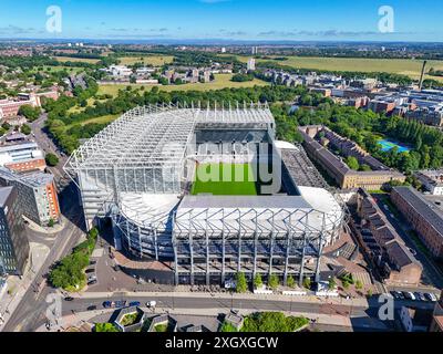 Magnifique Summers Morning image aérienne du stade St James's Park, stade du Newcastle United Football Club. 8 juillet 2024. Banque D'Images