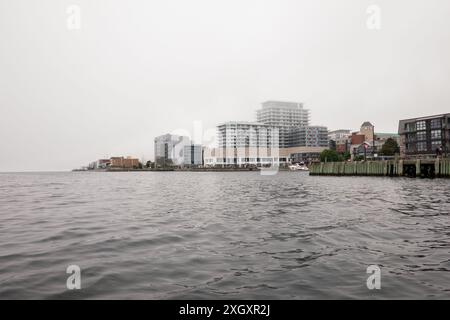 Halifax, NS, Canada - 23 juin 2024 : paysage urbain côtier moderne avec Copy-Space Banque D'Images