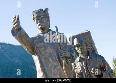 Statue du centenaire de Skagway (1897) du mineur de la ruée vers l'or et guide Tlingit par Chuck Buchanan - Skagway, Alaska, USA Banque D'Images