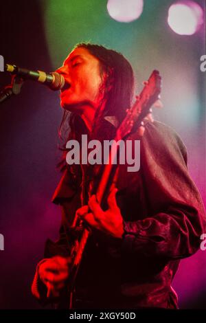 Août 1994 : Mary Lorson, auteure-compositrice, chanteuse et guitariste du groupe de rock alternatif Madder Rose basé à New York, se produit au Reading Festival en Angleterre. Le groupe joue au Melody Maker Stage le samedi 27 août 1994. Madder Rose a cessé d'enregistrer et de tourner en 1999 mais s'est reformé en 2015 et est toujours actif. Banque D'Images
