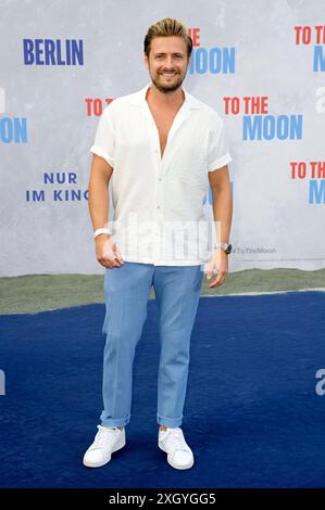 Jörn Schlönvoigt BEI der Premiere des Kinofilms to the Moon im Zoo Palast. Berlin, 10.07.2024 *** Jörn Schlönvoigt à la première du film To the Moon au Zoo Palast Berlin, 10 07 2024 Foto:XF.xKernx/xFuturexImagex moon 4753 Banque D'Images