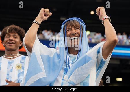 East Rutherford, États-Unis. 09 juillet 2024. Les fans assistent au match de demi-finale de la CONMEBOL Copa America 2024 entre l'Argentine et le Canada au MetLife Stadium à East Rutherford, NJ (photo de Lev Radin/Pacific Press) crédit : Pacific Press Media production Corp./Alamy Live News Banque D'Images