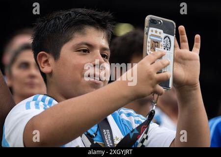 East Rutherford, États-Unis. 09 juillet 2024. Les fans assistent au match de demi-finale de la CONMEBOL Copa America 2024 entre l'Argentine et le Canada au MetLife Stadium à East Rutherford, NJ (photo de Lev Radin/Pacific Press) crédit : Pacific Press Media production Corp./Alamy Live News Banque D'Images