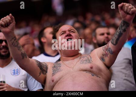 Dusseldorf, Allemagne. 10 juillet 2024. Fan de l'Angleterre lors d'un match de quart de finale entre l'Angleterre et la Suisse au tournoi de football Euro 2024 à Dusseldorf - esprit Arena, Allemagne - vendredi 5 juillet 2024. Sport - Soccer . (Photo de Fabio Ferrari/LaPresse) crédit : LaPresse/Alamy Live News Banque D'Images