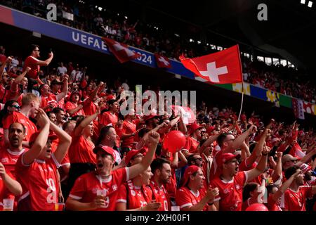 Dusseldorf, Allemagne. 10 juillet 2024. Fans suisses lors d'un match de quart de finale entre l'Angleterre et la Suisse au tournoi de football Euro 2024 à Dusseldorf - esprit Arena, Allemagne - vendredi 5 juillet 2024. Sport - Soccer . (Photo de Fabio Ferrari/LaPresse) crédit : LaPresse/Alamy Live News Banque D'Images