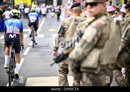 Villeneuve sur Lot, France. 11 juillet 2024. Le Portugais Nelson Oliveira du Movistar Team photographié au départ de l'étape 12 du Tour de France 2024, d'Aurillac à Villeneuve-sur-Lot, France (203 km) le jeudi 11 juillet 2024. La 111ème édition du Tour de France débute le samedi 29 juin et se termine à Nice le 21 juillet. BELGA PHOTO JASPER JACOBS crédit : Belga News Agency/Alamy Live News Banque D'Images