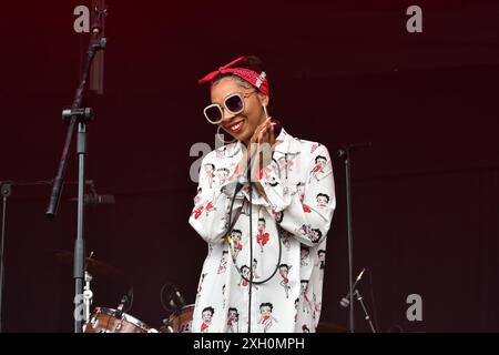 Chanteuse et compositrice Hollie Cook au festival de musique Bristol Sounds, Bristol, Royaume-Uni. 23 juin 2024. Banque D'Images