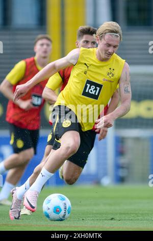 Dortmund, Allemagne. Dortmund, Allemagne. 11 juillet 2024. Football : Bundesliga, première séance d'entraînement du Borussia Dortmund ouverte aux médias. Julian Brandt en action. Crédit : Bernd Thissen/dpa/Alamy Live News crédit : dpa Picture alliance/Alamy Live News Banque D'Images