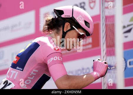 Frontone, Italie. 11 juillet 2024. ELISA Longo Borghini (Lidl - Trek) maillot rose, lors de la 5ème étape du Giro d'Italia Women, de Frontone à Foligno, Italie jeudi 11 juillet 2024. Sport - cyclisme . (Photo de Massimo Paolone/LaPresse) crédit : LaPresse/Alamy Live News Banque D'Images