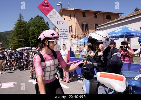 Frontone, Italie. 11 juillet 2024. ELISA Longo Borghini (Lidl - Trek) maillot rose, lors de la 5ème étape du Giro d'Italia Women, de Frontone à Foligno, Italie jeudi 11 juillet 2024. Sport - cyclisme . (Photo de Massimo Paolone/LaPresse) crédit : LaPresse/Alamy Live News Banque D'Images