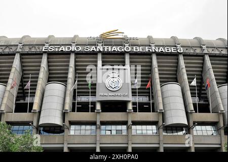 Estadio Santiago Bernabeu, stade de football du club espagnol Real Madrid, 80354 places, Madrid, Espagne, Europe, la façade principale du Santiago Banque D'Images