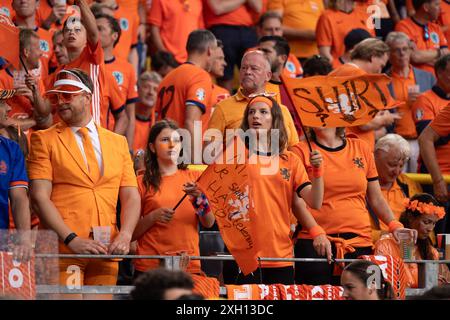 Les fans néerlandais avant la demi-finale du Championnat d'Europe de l'UEFA entre l'Angleterre et les pays-Bas au stade BVB de Dortmund le mercredi 10 juillet 2024. (Photo : Pat Scaasi | mi News) crédit : MI News & Sport /Alamy Live News Banque D'Images