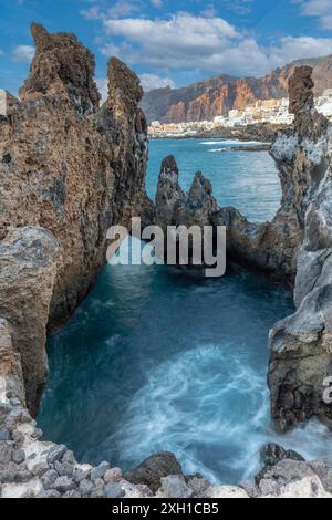 Cueva la Vaca, piscine naturelle sur la côte près de la Arena, Tenerife Banque D'Images