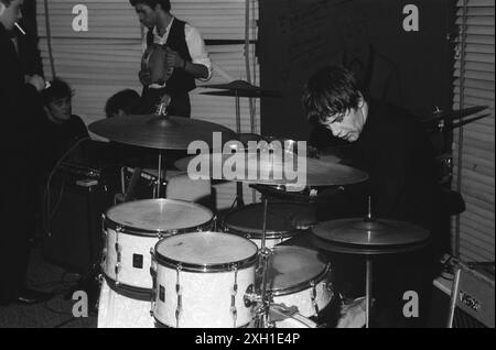 Vince Taylor et Bobbie Clarke Noise lors d'un concert au Golf Drouot à Paris en 1964. Banque D'Images