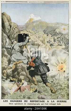 Cameramen sous le feu alors qu'il filmait un engagement alors qu'il faisait un reportage sur la première guerre des Balkans, 1912-1913. Cette guerre opposait la Ligue des Balkans (Bulgarie, Grèce, Serbie et Monténégro) aux Turcs (Empire ottoman) et à leur politique répressive. Extrait de 'le petit Journal', (Paris, 3 novembre 1912). Imprimer. Demi-teinte. Banque D'Images