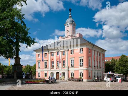Place du marché et Hôtel de ville historique de Templin, Uckermark, Brandebourg, Allemagne, Europe Banque D'Images
