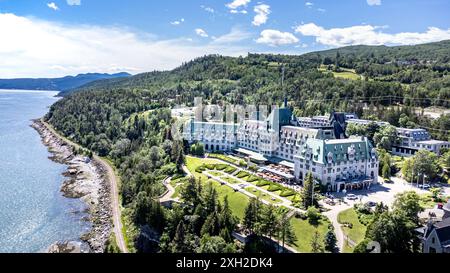 Manoir Richelieu (hôtel Fairmont) à la Malbaie, Charlevoix, Québec, Canada. Vue aérienne par drone. Banque D'Images