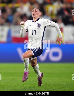 Photo datée du 10/07/24 de l'Anglais Phil Foden lors de l'UEFA Euro 2024, match de demi-finale au BVB Stadion Dortmund à Dortmund, Allemagne. Joe Makin, responsable du développement du football au club rougeâtre des Vulcans à Stockport, a enseigné la «lumière brillante» Foden de 2007 à 2008, et a déclaré que le milieu de terrain de l'Angleterre était «destiné à la célébrité» à partir de l'âge de sept ans. Date d'émission : jeudi 11 juillet 2024. Banque D'Images
