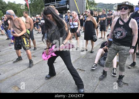 Vizovice, République tchèque. 11 juillet 2024. Ambiance au festival international de metal Masters of Rock à Vizovice, région de Zlin, République Tchèque, 11 juillet 2024. Crédit : Dalibor Gluck/CTK photo/Alamy Live News Banque D'Images