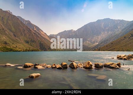 Photographie longue exposition de Convict Lake California Banque D'Images