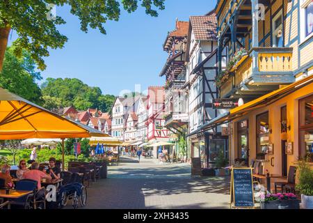 Bad Sooden-Allendorf : rue Weinreihe, parc Kurpark à Bad Sooden, restaurant en plein air à Nordhessen, Hessen, Hesse, Allemagne Banque D'Images