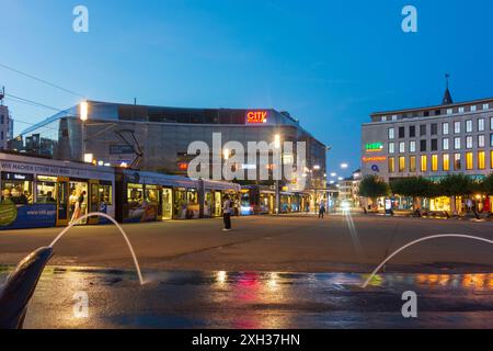 Kassel : Square Königsplatz, fontaine à Nordhessen, Hessen, Hesse, Allemagne Banque D'Images